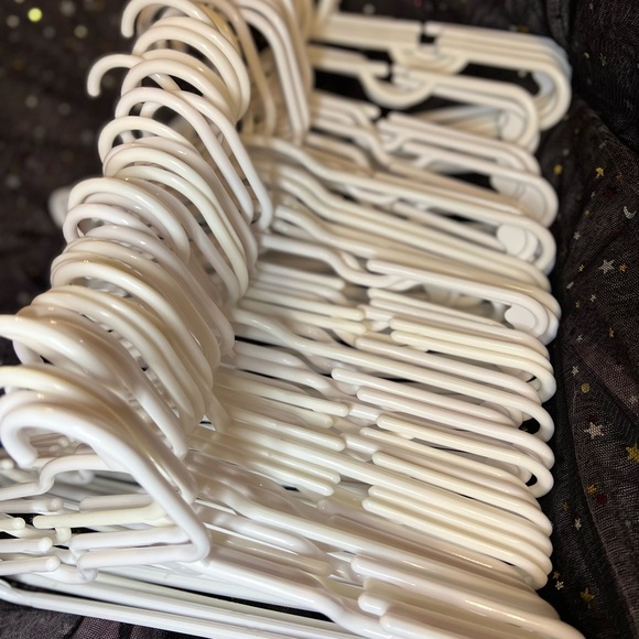 50 kids white clothes hangers - Picture 4 of 4